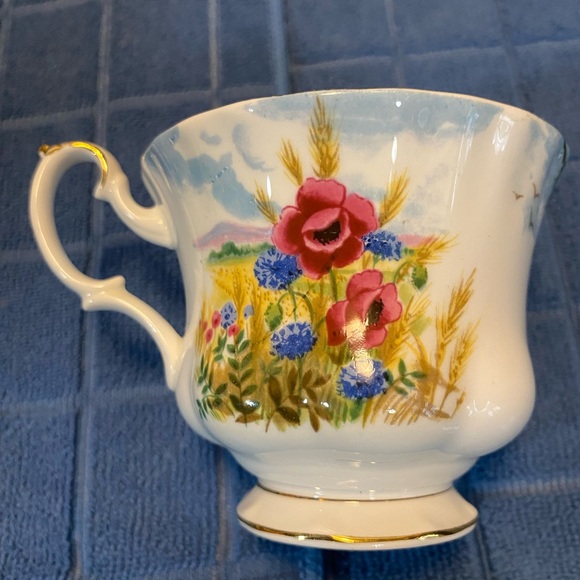Royal Albert Harvest Song Teacup & Saucer. Gorgeous! - Picture 9 of 9